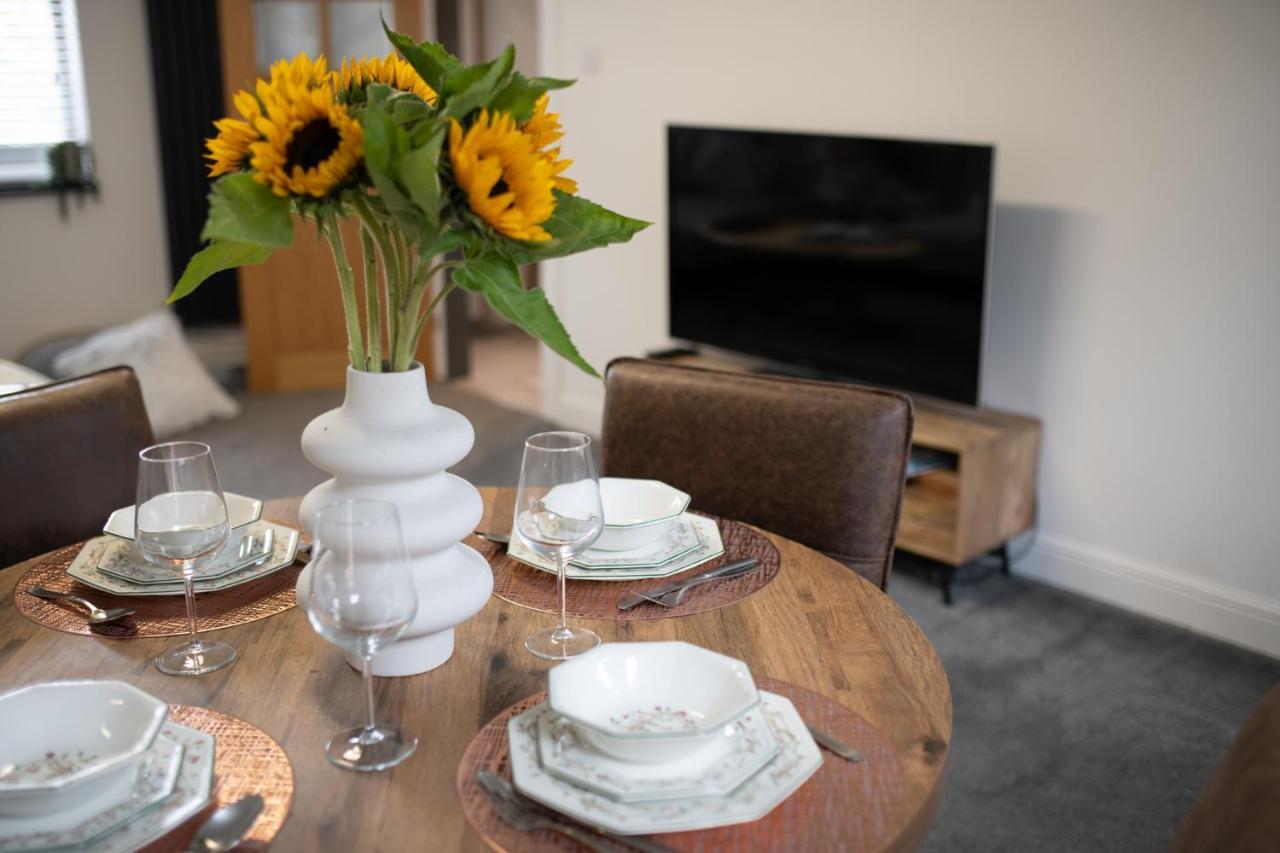 3 Bed Hawthorn Berries House Driveway & Garden, M6 & M58 Apartment Wigan Exterior photo