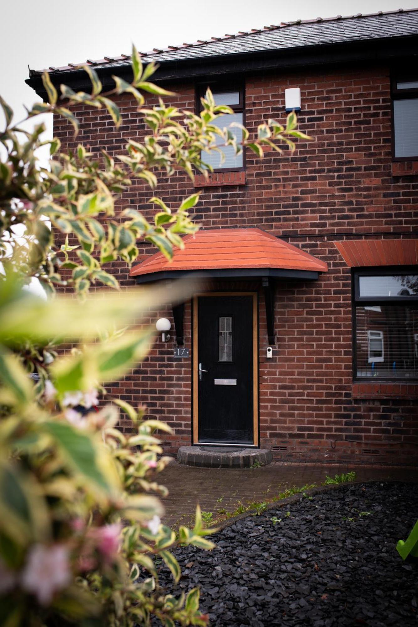 3 Bed Hawthorn Berries House Driveway & Garden, M6 & M58 Apartment Wigan Exterior photo