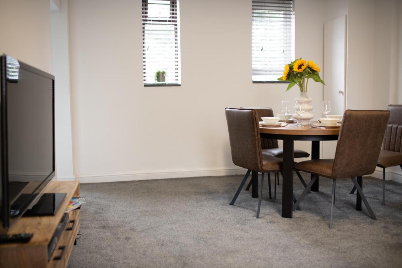 3 Bed Hawthorn Berries House Driveway & Garden, M6 & M58 Apartment Wigan Exterior photo