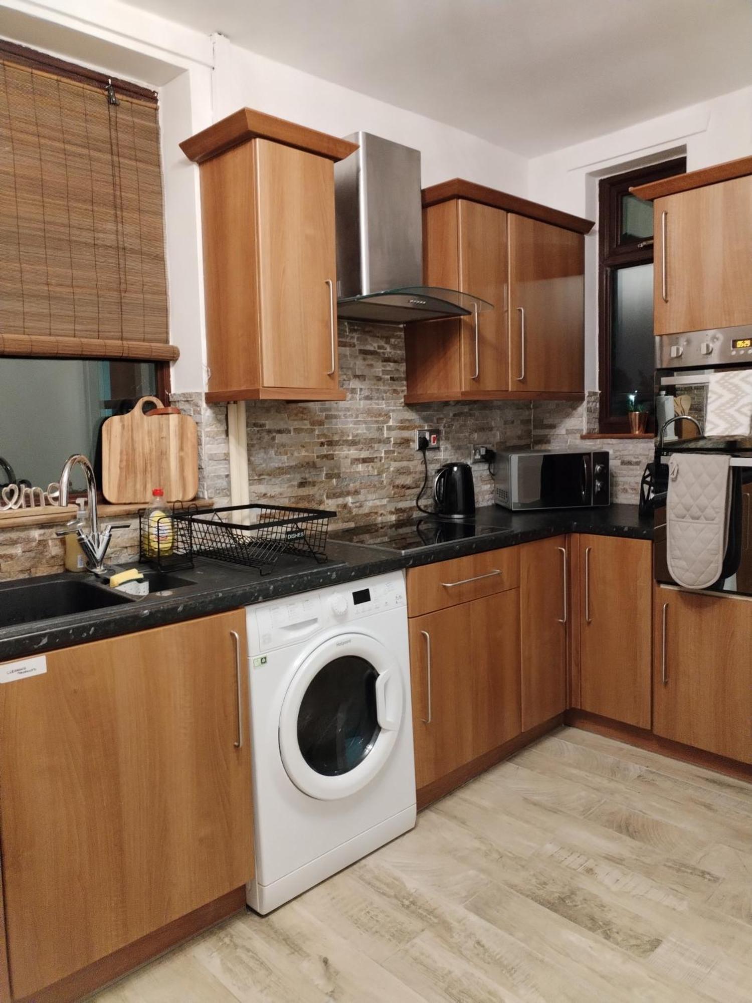 3 Bed Hawthorn Berries House Driveway & Garden, M6 & M58 Apartment Wigan Exterior photo